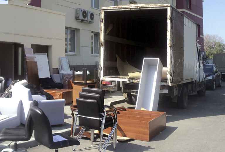 Заказ авто для перевозки мебели : Личные вещи в мешках и коробках из Кургана в Тарко-Сале