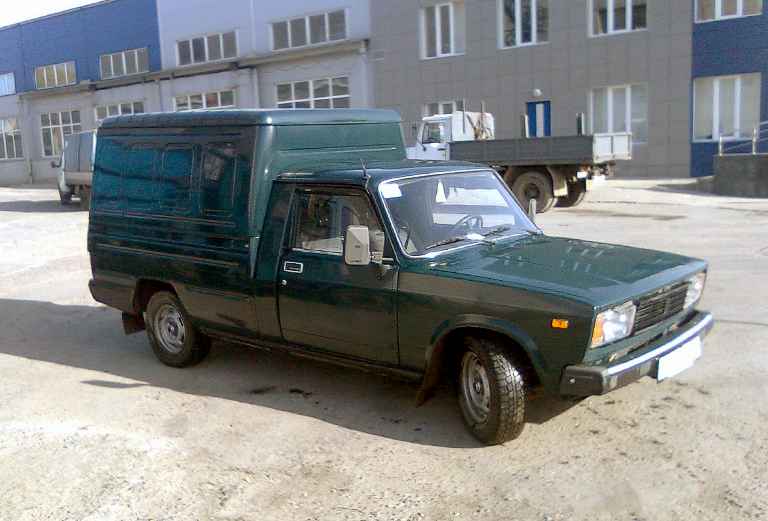 Заказать грузовой автомобиль для транспортировки мебели : Диван-кровать, Офисное кресло, Стол в упаковке из Новосибирска в Курган